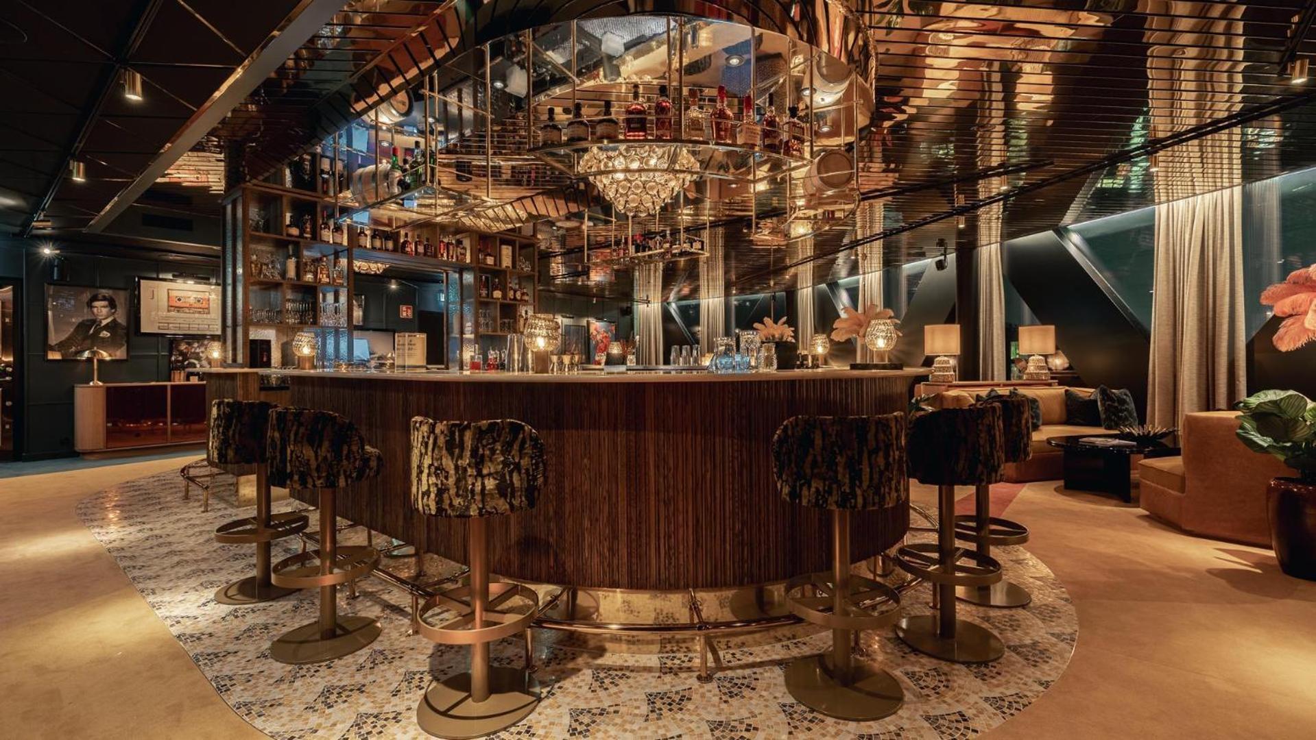 Jacyz Hotel Гьотеборг Екстериор снимка The bar at the R&D headquarters in Seattle